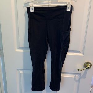 Lululemon black crop leggings size 6
